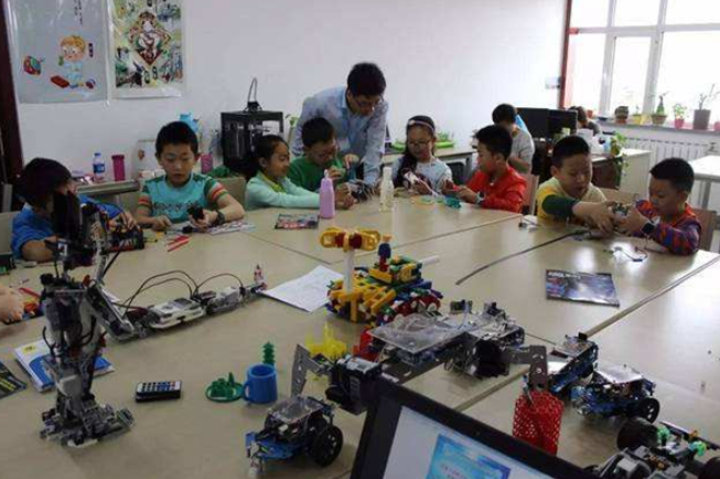 中科機器人教育加盟條件是什么？